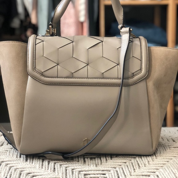 Satchel - Picture 2 of 6